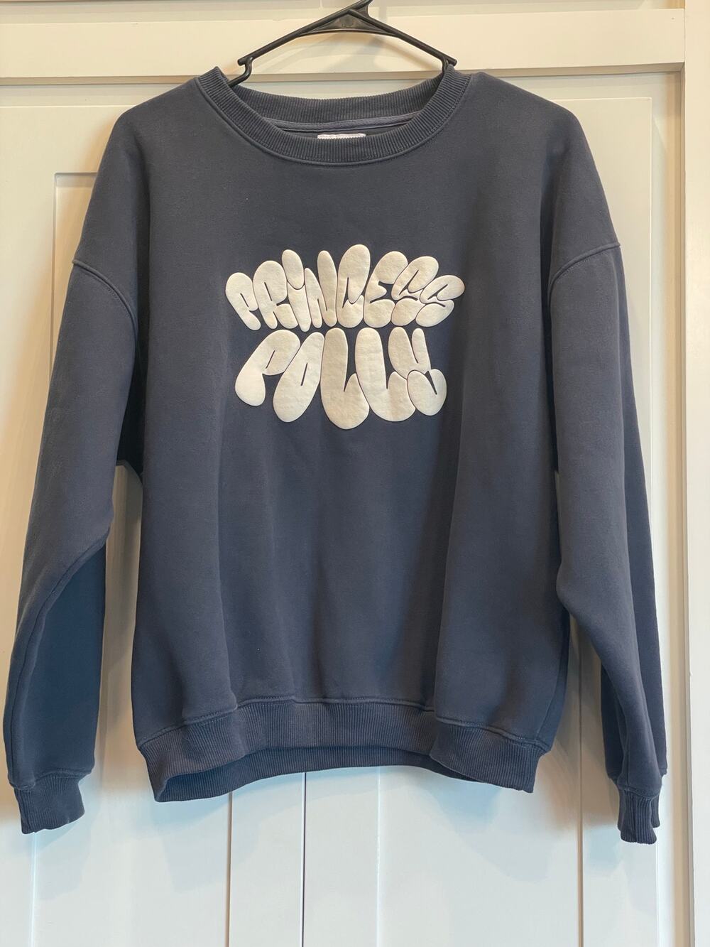 Princess Polly slate/eggshell Bubble text Dream fleece SMALL crewneck Sweatshirt